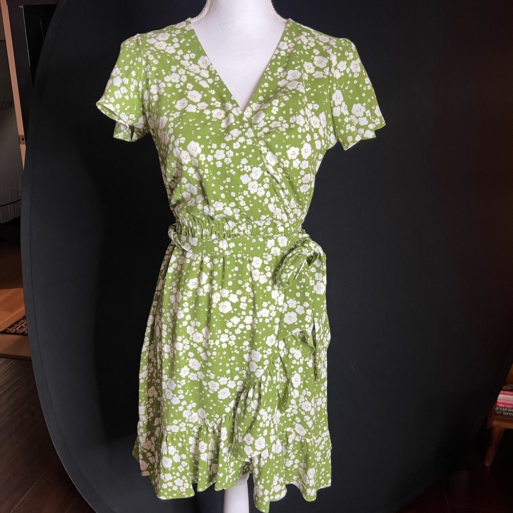 LC Lauren Conrad Green Floral Mini Dress